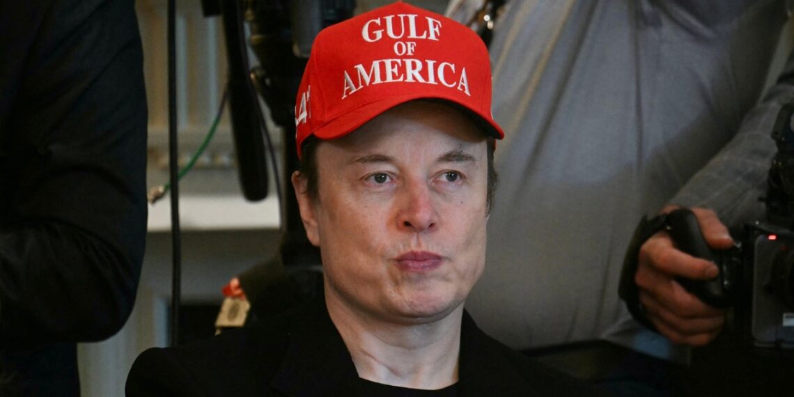 Pentagonas slapta įtraukia Muska į žaidimą: AI Grok keliauja į JAV karo sistemų gelmes