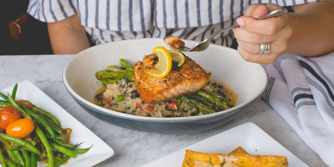 Per mėnesį lengvai numesk kelis kilogramus be griežtų dietų: gydytojai atskleidė stebinantį triuką