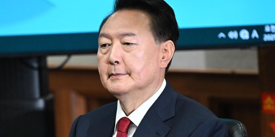 Pietų Korėją sukrėtė skandalas: prokuratūra reikalauja mirties bausmės buvusiam prezidentui Yunui