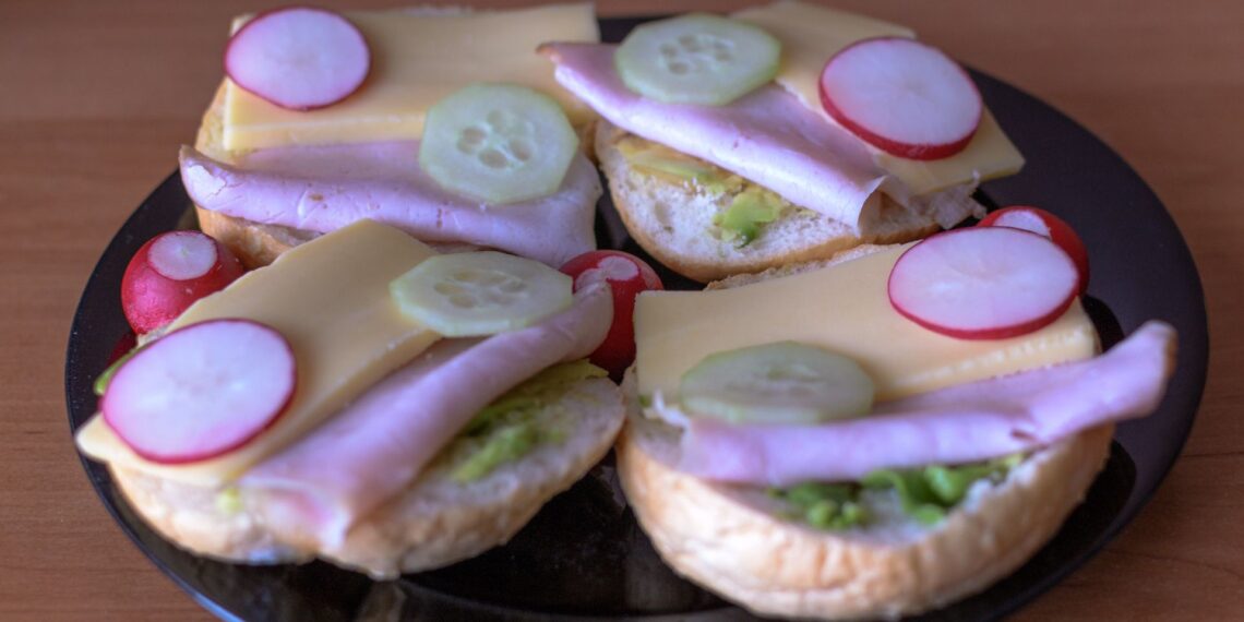 Po takim śniadaniu cukier wystrzeli jak rakieta. Jeden prosty trik z rana uratuje twoje zdrowie