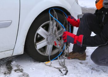 Polscy kierowcy masowo źle dobierają łańcuchy na koła – ten błąd w Alpach zrujnuje auto