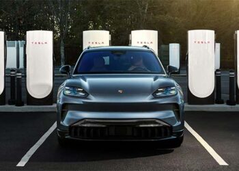 Porsche smogia atgal Teslai: štai kas nutiks vairuotojams, kai atsidarys Supercharger tinklas