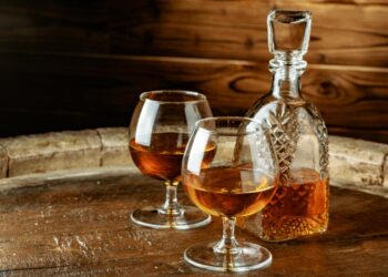 Prancūzų konjaką ištiko krizė: pasaulio paklausa smuko iki 15 metų žemumų, gamintojai panikoje
