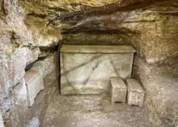 Prie senovės Romos sienų aptiko paslaptingą Heraklio šventyklą ir 2400 metų elito kapus