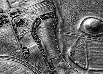 Prie viduramžių pilies Anglijoje atrasta slapta turtingųjų vietovė: kas čia vyko iš tiesų?