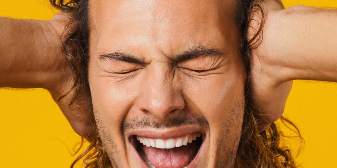 Psichologė atskleidė šokiruojančią priežastį, kodėl dainos įstringa galvoje ir nepaleidžia jūsų