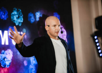 Psichologė atvirai: štai kodėl kasdien keliami video jus nuveda į perdegimą, o ne į klientų širdis