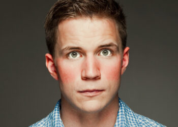 Raudonuojate iš gėdos? Mokslininkai atskleidė: šis įprotis slapta daro jus patrauklesnius ir mylimesnius