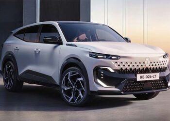 Renault Filante pristatymas: legendinis vardas grįžta su kosmine technologija ir kainų staigmena