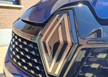 Renault meta šokiruojantį posūkį: vietoj automobilių gamins karinius dronus Prancūzijai