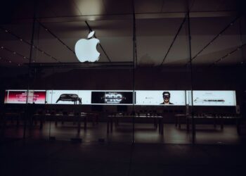 Revoliucija iš Apple: ruošiamas įrenginys su dirbtiniu intelektu, turintis 3 stulbinančius pranašumus
