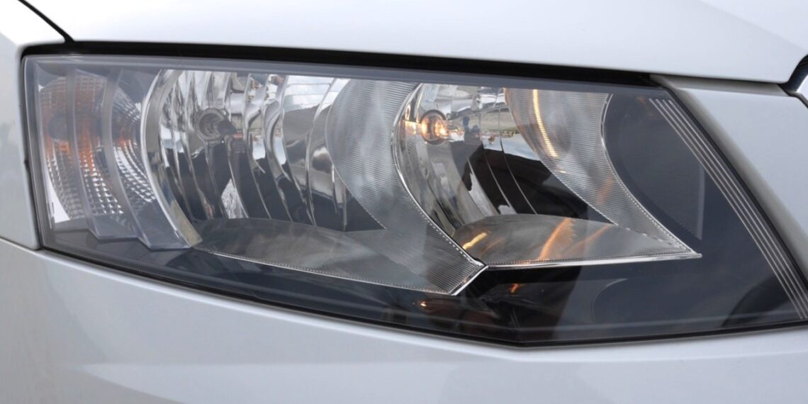 Revoliucija naktį: ar LED lemputės vietoj halogenų senam automobiliui – stebuklas ar pavojus?