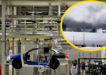 Rusijoje užsiliepsnojo buvusi VW gamykla: degė ir kiniškų automobilių surinkimo bazė