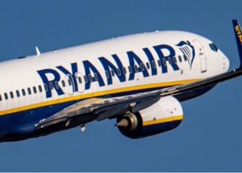 Ryanair šokas keliautojams: netikėtai nutraukiama dešimtys skrydžių krypčių po visą Europą