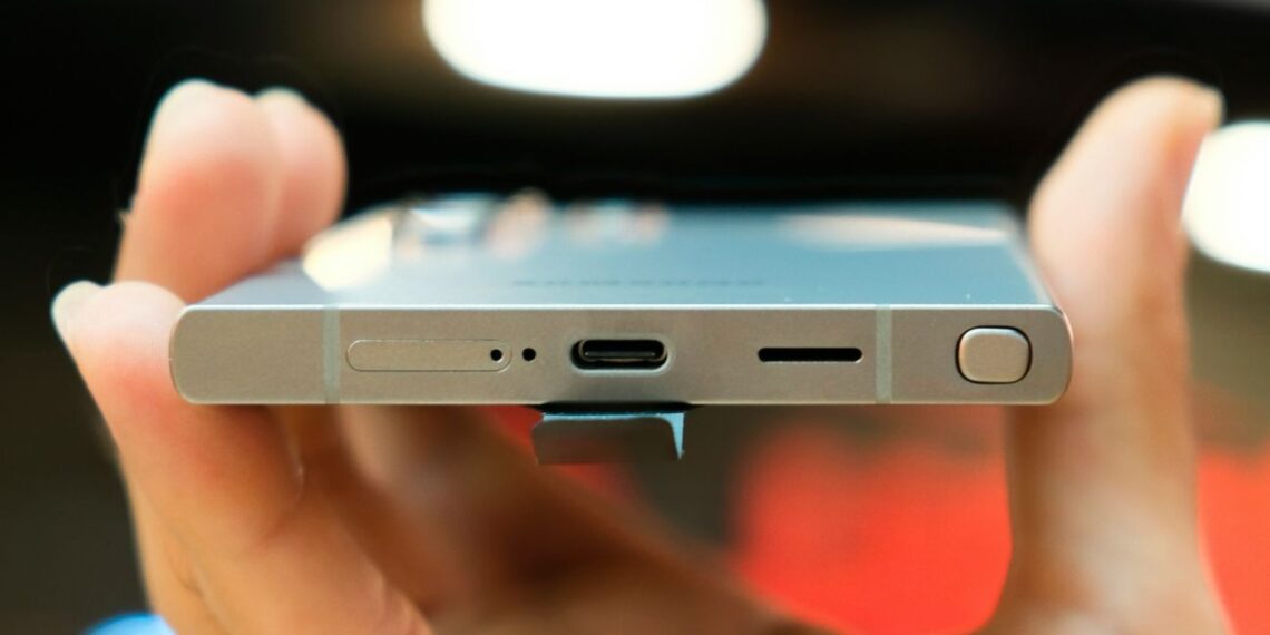 Samsung ruošia milžinišką 20 000 mAh bateriją telefonams, bet slypi pavojingas niuansas