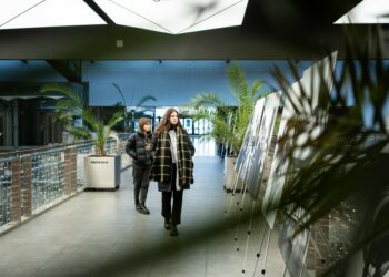 Sausį Kauno „Akropolyje“ atsidaro netikėta KTU paroda: ką apie jaunimą byloja miesto architektūra?