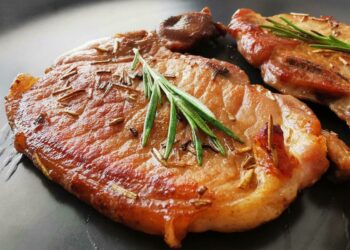 Šeimininkių pažiba: pigus kiaulienos kumpis, kuris išgelbės ir vakarienę, ir net taps ryto sumuštinius