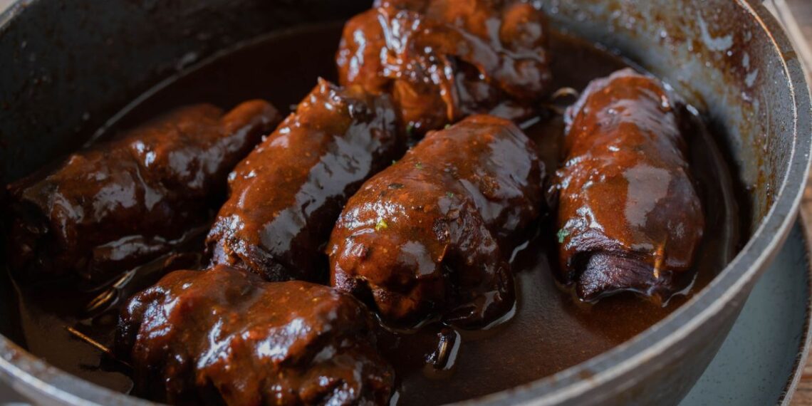 Šį triuką virtuvės šefai slepia: vietoj miltų ir grietinėlės deda TAI – padažas akimirksniu tirštas ir kremiškas