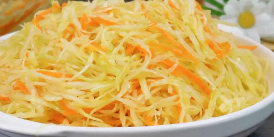 Šį užmirštą vitaminingą kopūstų salotų receptą prisimena tik sovietinių valgyklų senbuviai