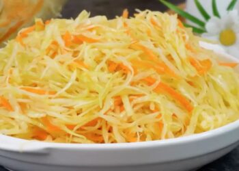 Šį užmirštą vitaminingą kopūstų salotų receptą prisimena tik sovietinių valgyklų senbuviai