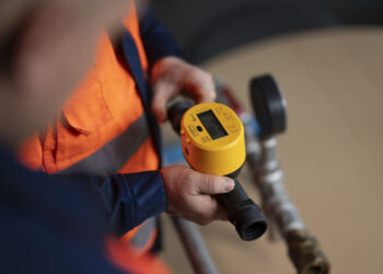 Šimtams vilniečių – šokas: išmanieji skaitikliai rodo pavojingai šaltą vandenį, vamzdžiai ant ribos