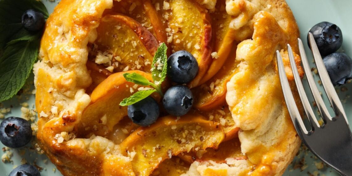 Šis naminis pyragas su persimonais akimirksniu dings nuo stalo: minkštas, kvapnus ir neįtikėtinai gardus