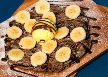 Šis šokoladinis blynas su bananais ryte daro stebuklus: gydytojai nustebo, ką sužinojo