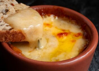 Šis triukas pavergs lietuvius: sužinoję naminio lydyto sūrio receptą, kito nebenorėsite