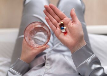 Šių populiarių vitaminų ryte gerti nebegalima: gydytojai perspėja dėl šokiruojamų pasekmių