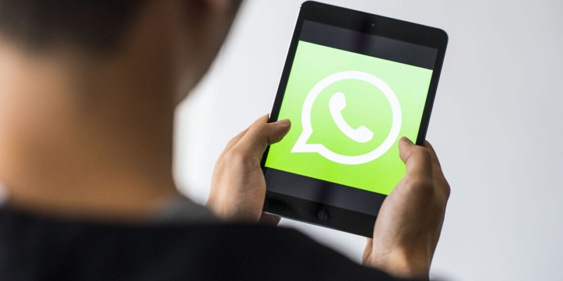 Skandalas: Meta kaltinama slapta skaitanti WhatsApp žinutes – milžinei gresia skausmingas teismas
