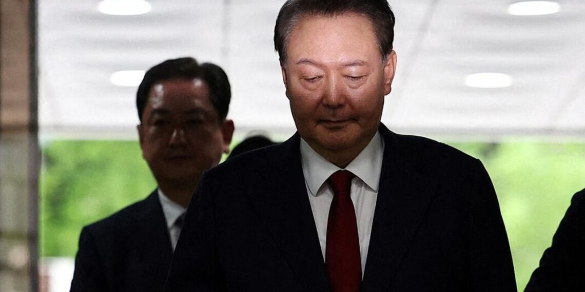 Skandalas Pietų Korėjoje: buvęs prezidentas Jun Suk Jolis šokiruojančiai siunčiamas už grotų 5 metams