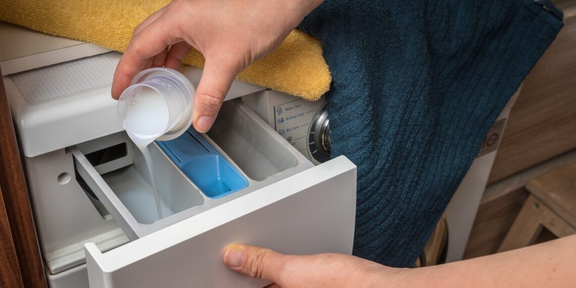 Slapta skalbimo mašinos funkcija: dėl jos drabužiai lieka purvini ir dvokia – visi klysta