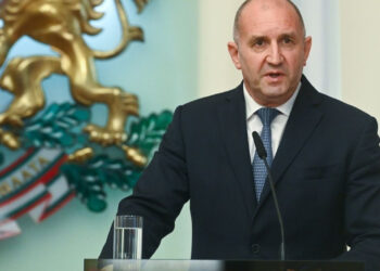 Šokas Europoje: Bulgarijos prezidentas netikėtai atsistatydina – kas slypi už šio sprendimo?