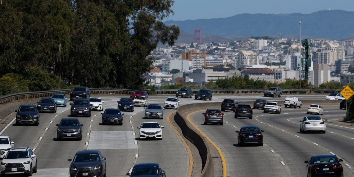 Šokas JAV keliuose: panaikins greičio ribojimus greitkeliuose ir seks vokiečių pavyzdžiu?