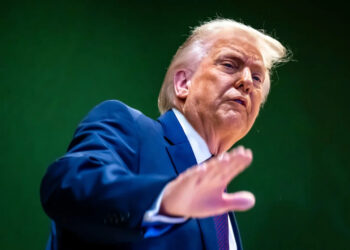 Šokas pasauliui: Trumpas galutinai ištraukė JAV iš kovos su klimato atšilimu, ekspertai kraupsta