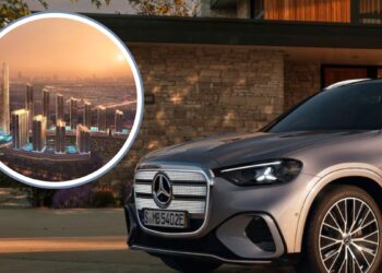 Šokas rinkoje: Mercedes meta automobilius ir puola į prabangių apartamentų verslą – ką jie planuoja?