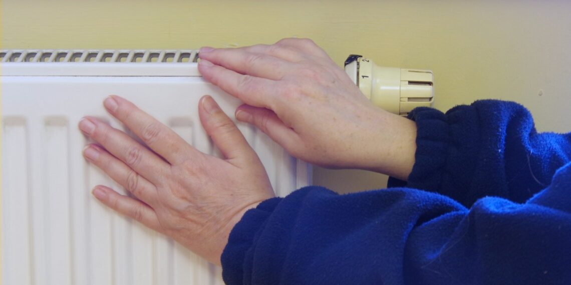 Šokas šildymo sezono įkarštyje: viršuje kaista, apačioje šąla – ką slepia toks radiatorius?