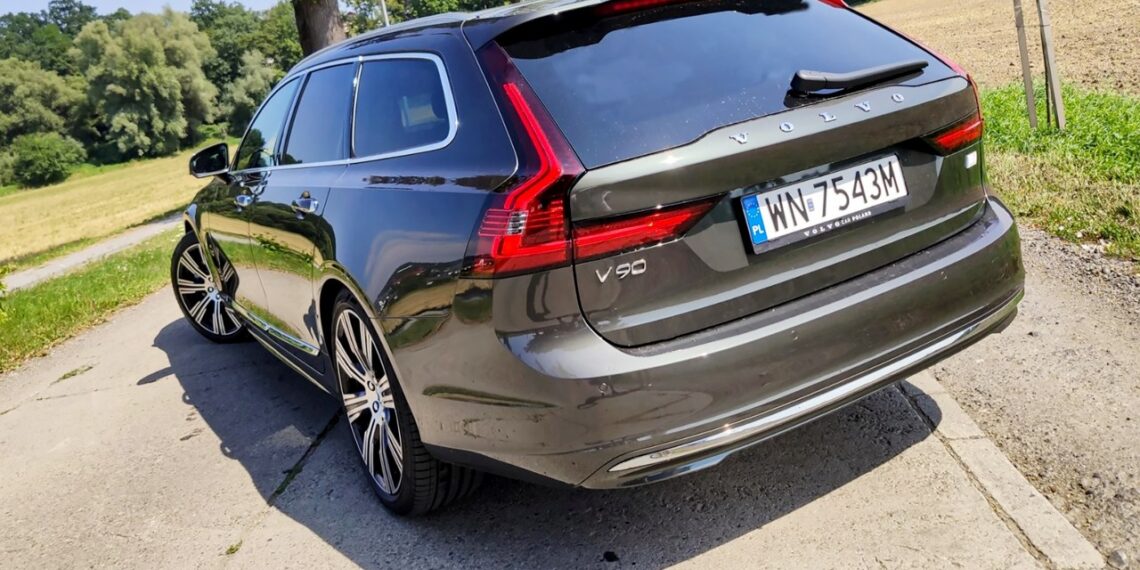 Šokas vairuotojams: šių populiarių automobilių 2025‑aisiais neberasite nė viename salone