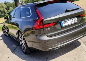 Šokas vairuotojams: šių populiarių automobilių 2025‑aisiais neberasite nė viename salone