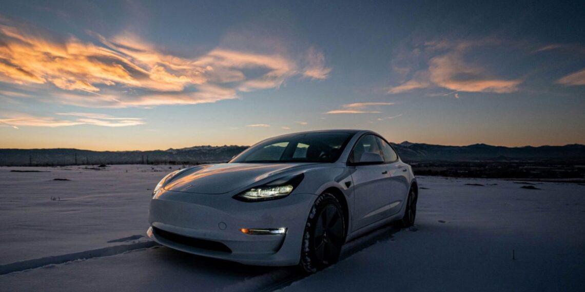 ŠOKAS ŽIEMOS KELYJE: kaip šalčiai pražudo Tesla, Nissan Leaf, BYD ir kitų elektromobilių baterijas
