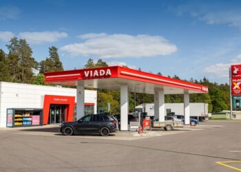 Šokiruoja „Viada“ žingsnis: milijonai metami į biometano tinklą – vairuotojų laukia revoliucija