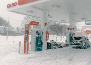 Šokiruojančios klaidos, dėl kurių žiemą iššvaistai kurą: 5 taisyklės, apie kurias tylėjo meistrai