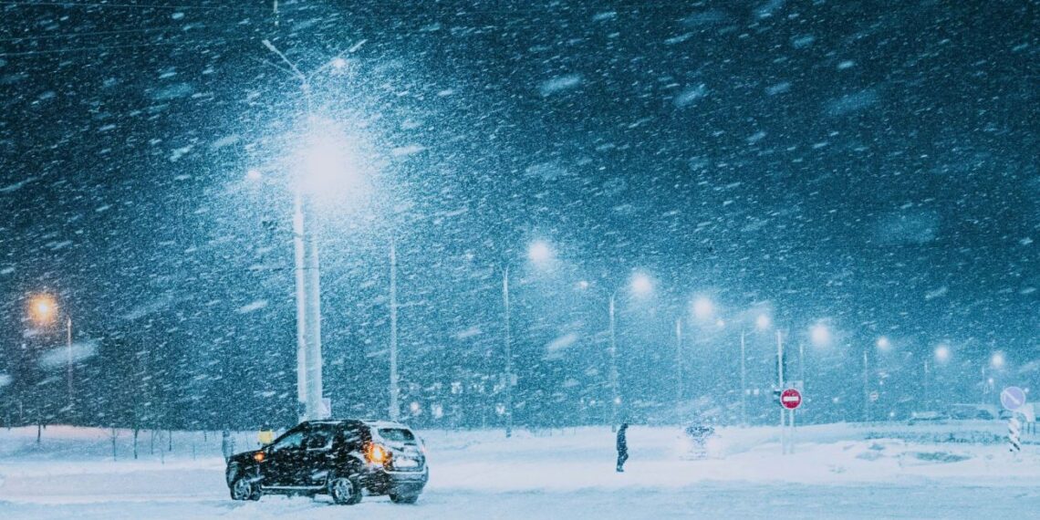 Šokiruojančios klaidos per pūgą: vairuotojai taip rizikuoja gyvybe, kad net policija krūpčioja