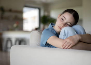 Šokiruojanti ekspertės išvada apie paauglių agresiją: kodėl kalbėjimas apie save jiems tampa šoku