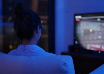 Šokiruojanti ekspertų išvada: kas nutiks jūsų sveikatai ir piniginei, jei niekada neišjungsite TV