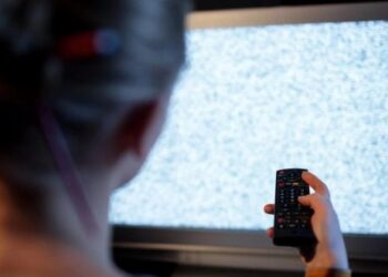 Šokiruojanti ekspertų išvada: kiek metų realiai ištveria QLED televizoriai ir kas juos greičiausiai žudo