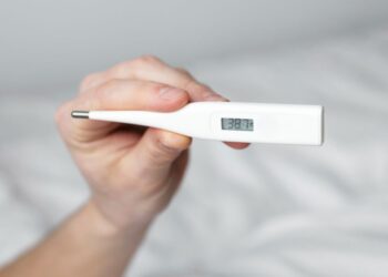 Šokiruojanti ekspertų tiesa: kada ir kaip TIKRAI reikia dezinfekuoti termometrą, kad neapsikrėstum?