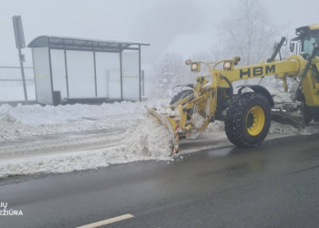 Šokiruojanti kelių žiema: sniego rekordai traukia kelininkų žandikaulius žemyn, vairuotojai panikoje