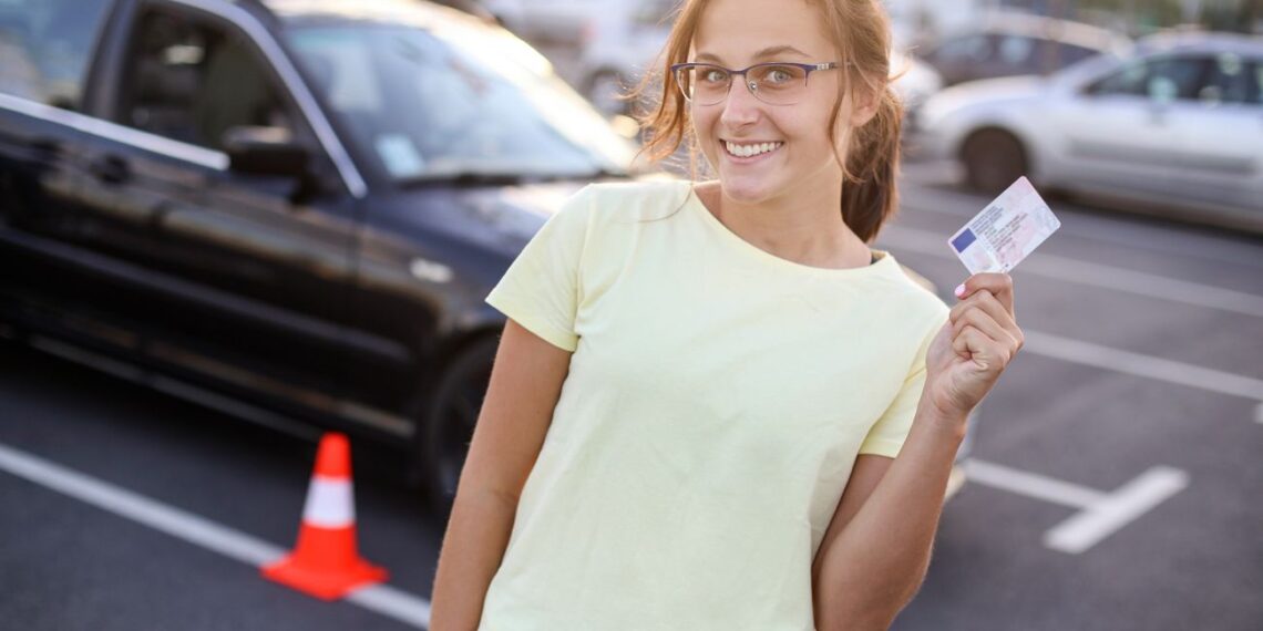 Šokiruojanti MVS žinia: paaiškėjo, kada vairuotojo pažymėjimo paštu NIEKADA negausite