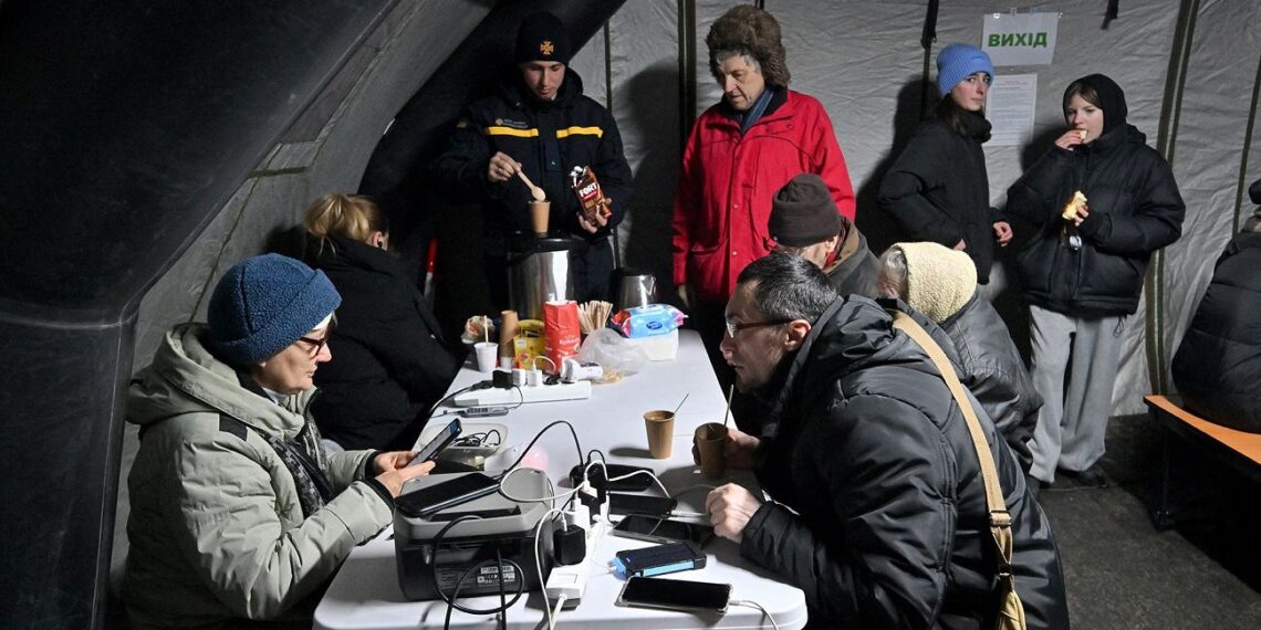 Šokiruojanti realybė: kiek valandų be elektros ir speige išsilaiko mobilus ryšys ir internetas Ukrainoje